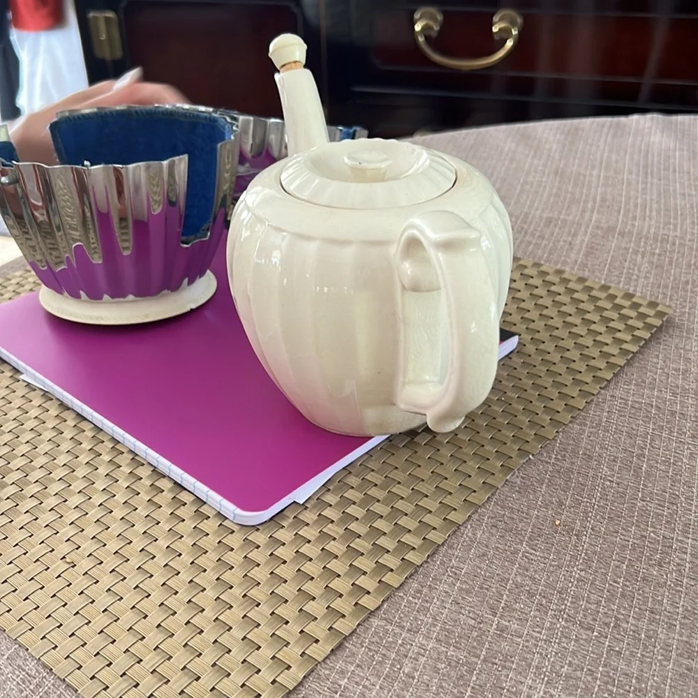 TEA POT - Picture 7 of 8